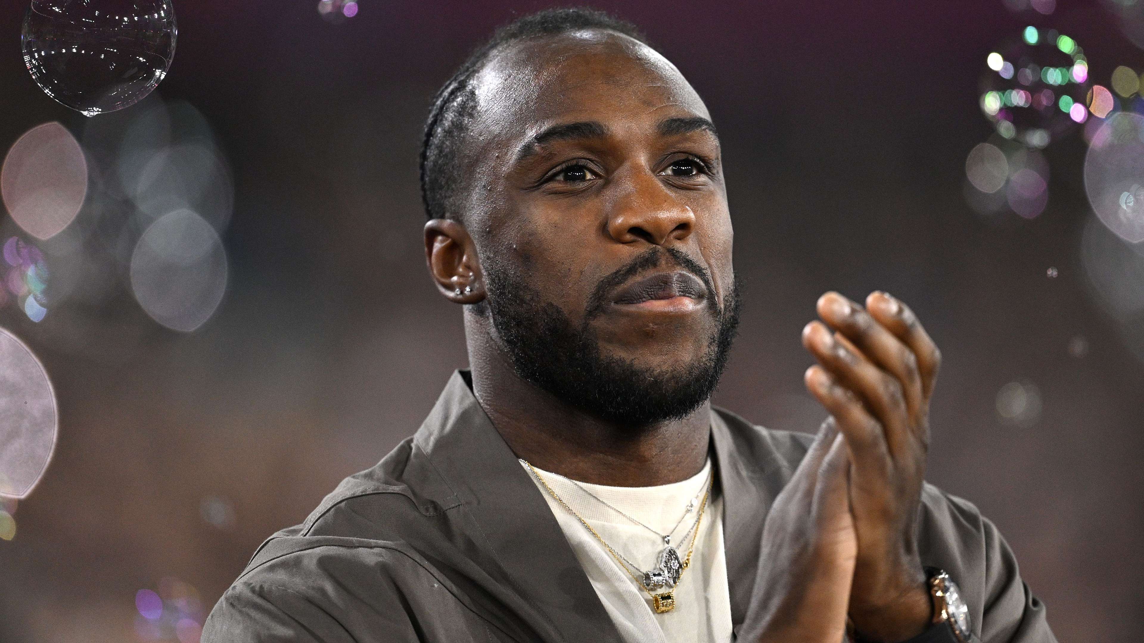 星中锋因伤 星中锋因伤